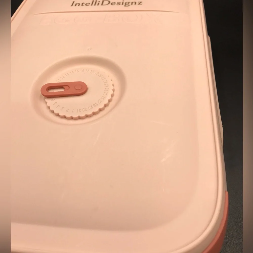 IntelliDesignz‎ 18ct Egg Storage Container Pink Stackable Calendar Organizer